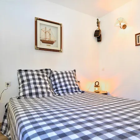 Stunning In With Kitchen Holiday home *